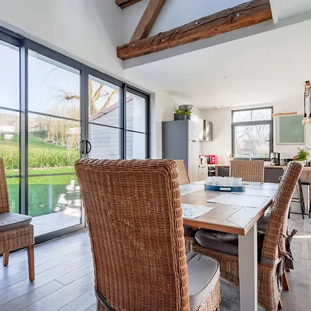 Vintage In With Garden Escalles
